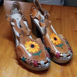Toro women's mexican flower heels size 25(7)
